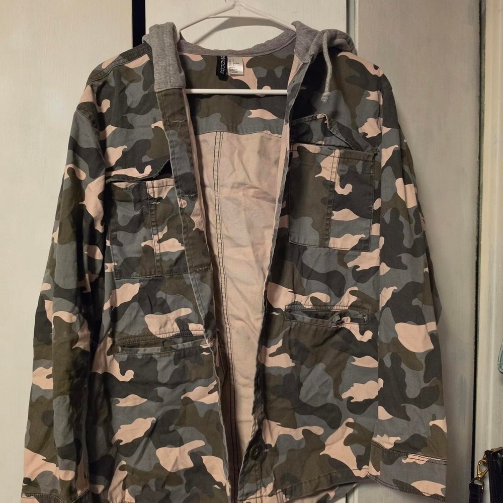 HM Camo Utility Jacket with Hood Green Tan Camouflage Womens Size 4